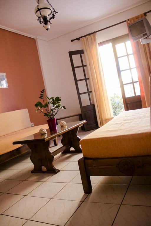Hesperia Hotel Карловаси Экстерьер фото