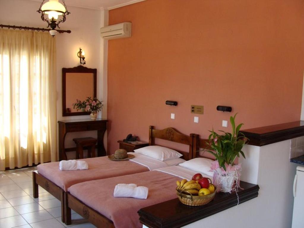 Hesperia Hotel Карловаси Номер фото
